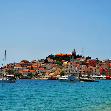 Bajuti Πανσιόν 3*